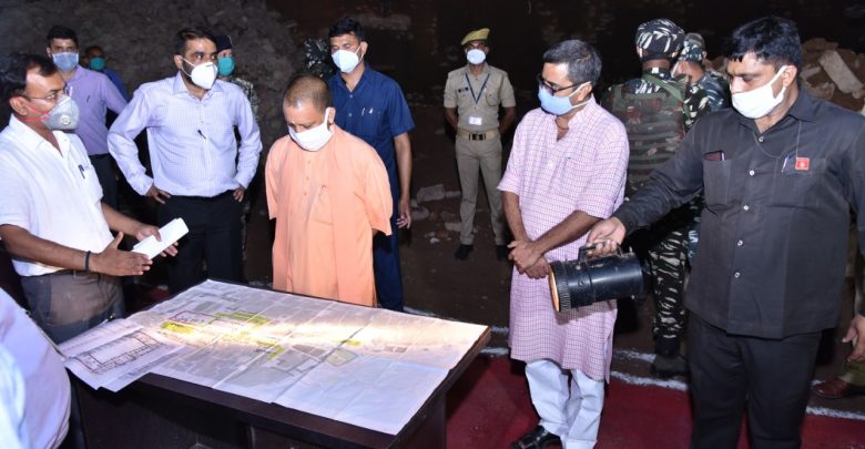 योगी आदित्यनाथ काशी विश्वनाथ मंदिर में