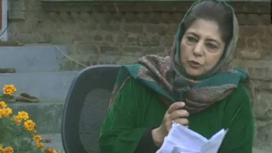 Photo of तिरंगे पर महबूबा के बयान से PDP में नाराज 3 नेताओं का इस्तीफा