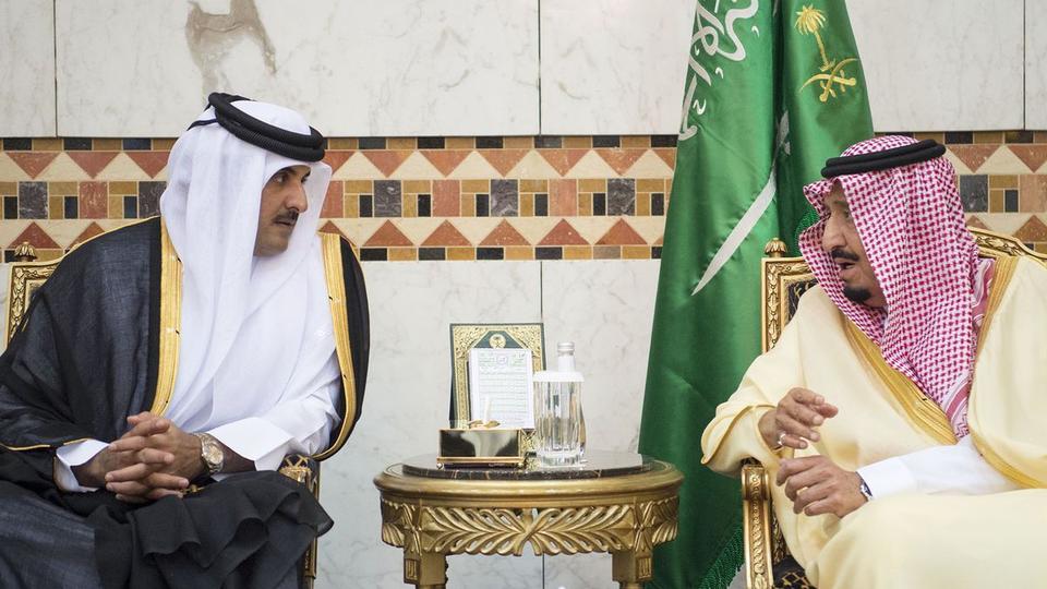 =Saudi Arabia and Qatar signing a friendly bond
