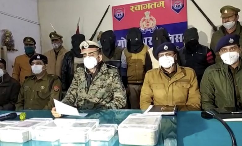 ये लुटेरे तो असली पुलिस वाले थे