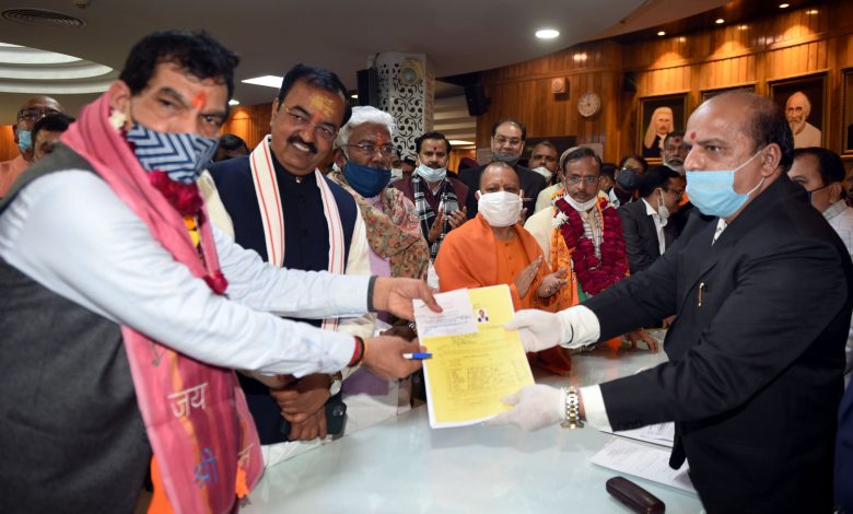 उत्तर प्रदेश में अपने अफ़सर को भेजने के पीछे मोदी की योजना क्या है