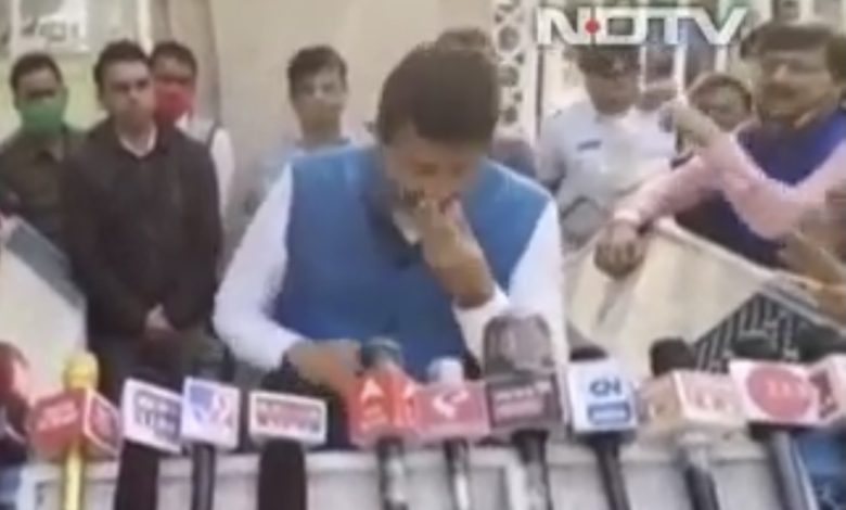 ममता के मंत्री राजीव बनर्जी रो पड़े