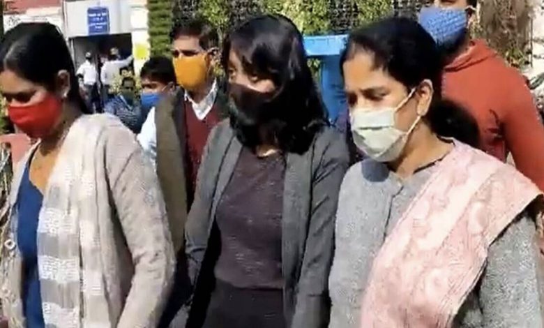 All India Kisan Sangharsh Coordination Committee (AIKSCC) has demanded removal of the Delhi Police Commissioner after court indictment in Disha Ravi ball order.