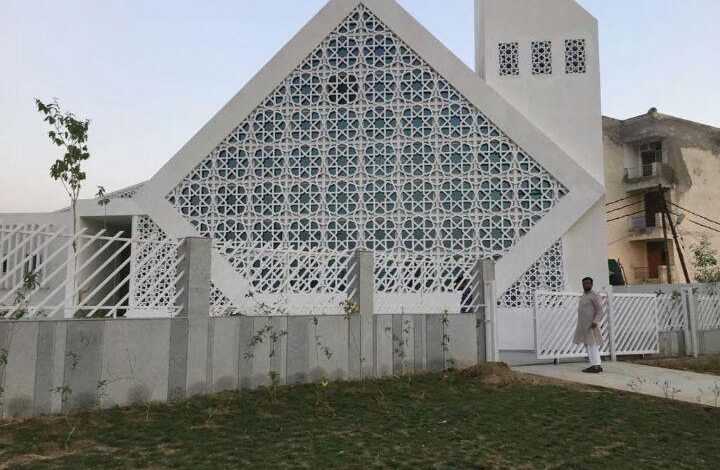 A model mosque : centre of learning and practice