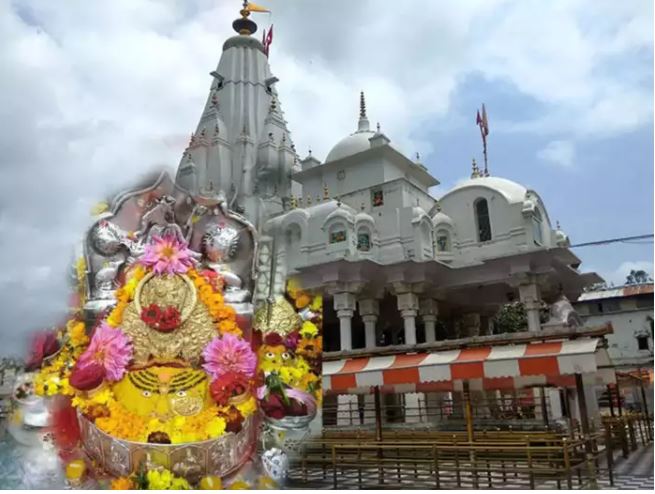 51 शक्तिपीठों में से एक है हिमाचल प्रदेश का चामुण्डा देवी मंदिर, यहां गिरे थे माता सती के चरण