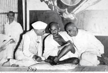 नेहरू गांधी और सरदार पटेल का चित्र