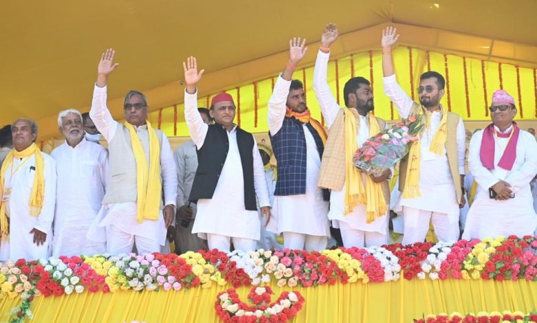 अखिलेश और राजभर की मऊ में रैली