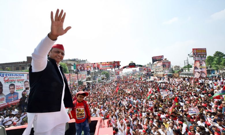 बीजेपी और कांग्रेस को पीछे छोड़ने की तैयारी में विजय रथ लेकर निकली अखिलेश की साइकिल