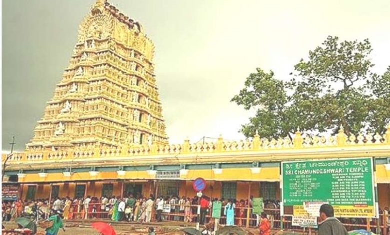 कर्नाटक का मां चामुंडेश्वरी देवी मंदिर, यहां गिरे थे माता सती के बाल