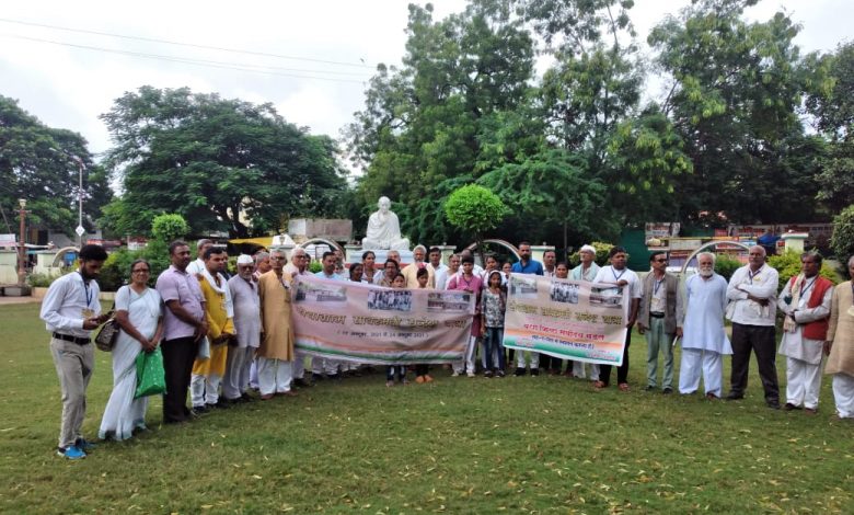 Sevagram Sabarmati Sandesh Yatris held historic meeting at Khamgaon