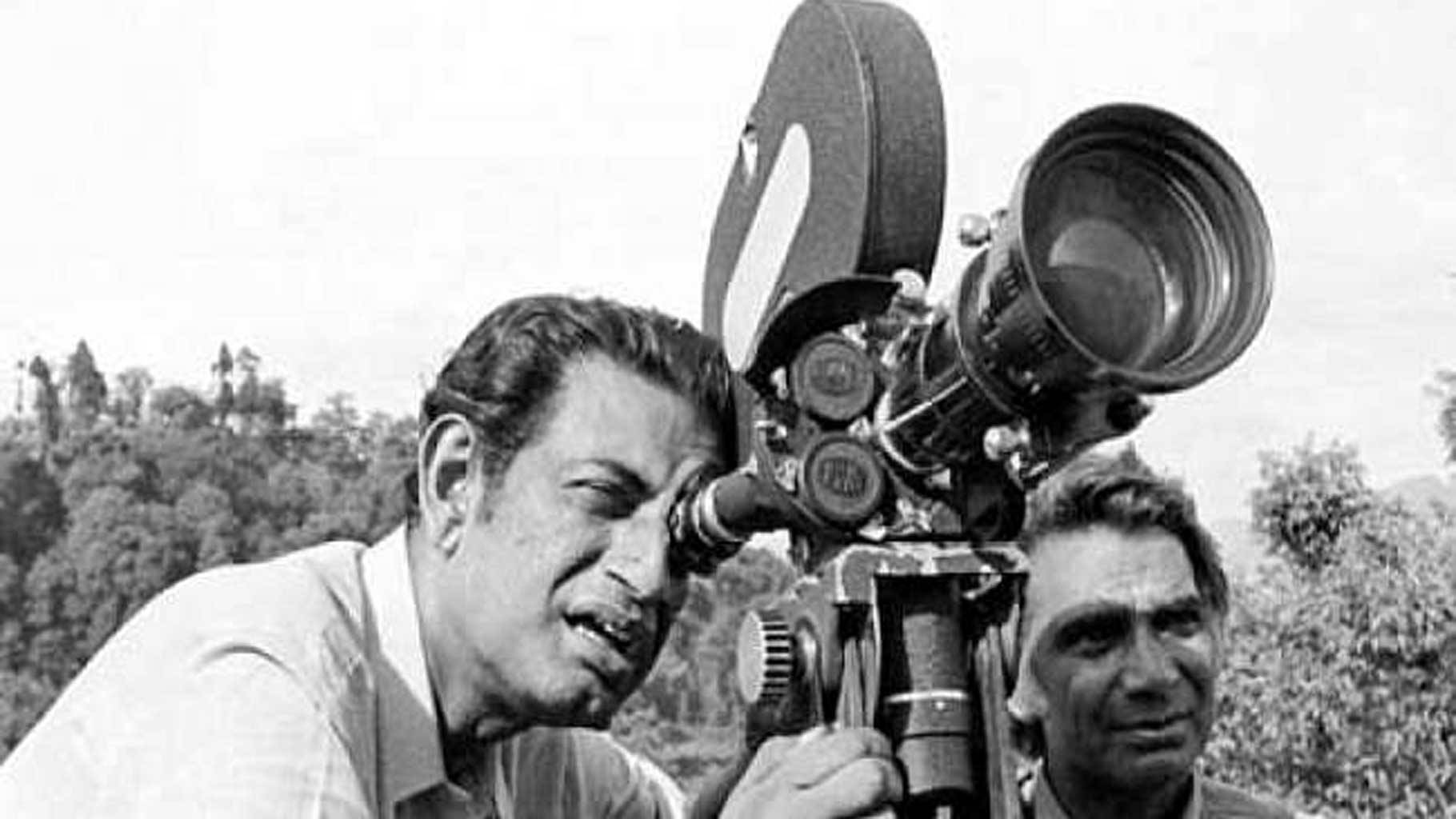 'भारत रत्न' थे 'ऑस्कर' से सम्मानित महान फिल्मकार सत्यजीत रे 'मानिकदा'