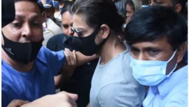 Photo of शाहरुख को कैमरे में कैद करने पर बॉलीवुड हस्तियों का प्रेस पर फूटा गुस्सा, जानें क्यों?