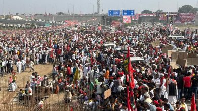 Photo of पूर्वांचल एक्सप्रेस-वे पर उमड़ी सपाईयों की भारी भीड़