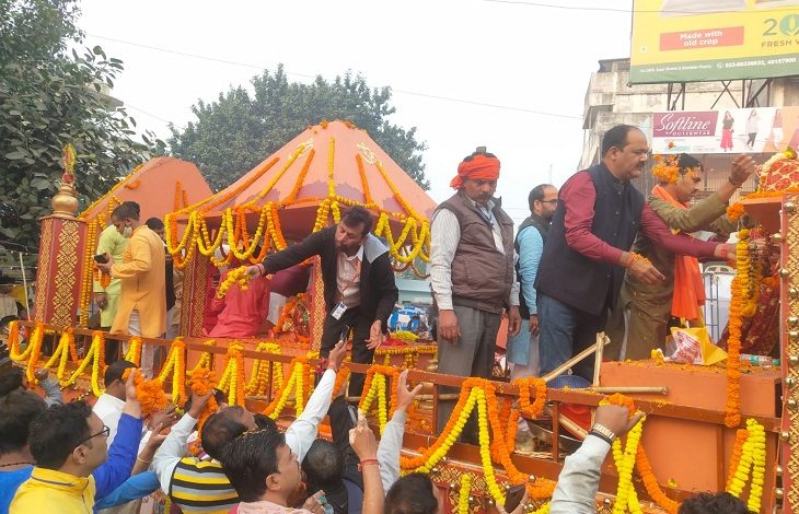 काशी विश्वनाथ धाम पहुंची मां अन्नपूर्णा की दुर्लभ प्रतिमा, यजमान बन सीएम योगी ने की अगवानी