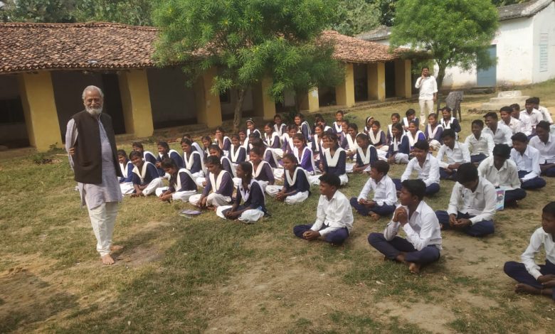 जिसमें गलती स्वीकार करने की हिम्मत हो, वही दिखाता है समाज को रास्ता- रमेश शर्मा