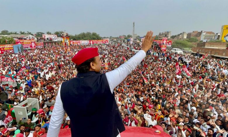 बुंदेलखंड के झांसी में अखिलेश ने बीजेपी और कांग्रेस पर किया जुबानी हमला