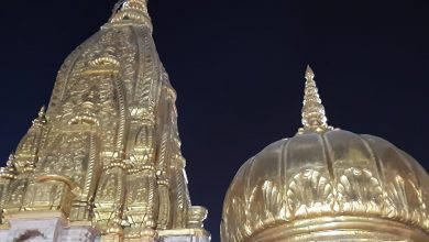 Photo of काशी विश्वनाथ मंदिर के स्वर्ण शिखर की चमक से दमक उठी है ‘बाबा की नगरी’
