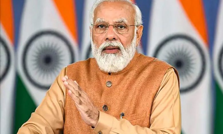 संगमनगरी प्रयागराज पहुंचे पीएम मोदी, 16 लाख महिलाओं को दिया बड़ा उपहार