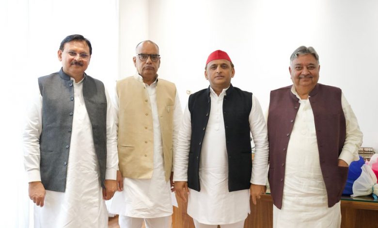 सपा परिवार में शामिल हुआ बाहुबली हरिशंकर तिवारी का परिवार, अखिलेश यादव ने कहा, अब कोई नहीं हमारे मुकाबले