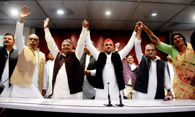 समाजवादी पार्टी में शामिल ब्राह्मण नेता