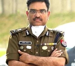 Photo of कानपुर पुलिस कमिश्नर असीम अरुण कन्नौज से चुनाव लड़ सकते हैं