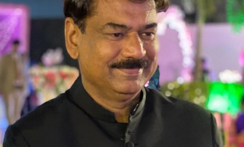 कमाल खान