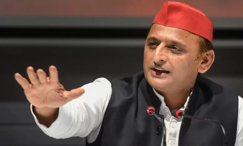 पुरानी पेंशन बहाली पर अखिलेश यादव ने उठाई आवाज (फोटोः सोशल मीडिया)