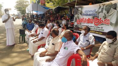 Photo of Kerala : Protest against attacks and desecration of Gandhi statues in Champran