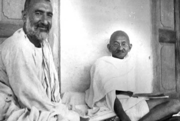 gandhi-and-abdul-gaffar