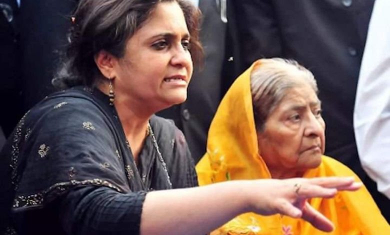 Jakia Jafri and Teesta Seetalvad