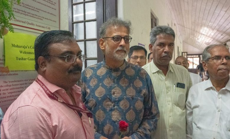 Principal Dr.V.S.Joy and others receiving Tushar Gandhi at the Old Principal's office of Maharaja's College , Ernakulam where Mahatma Gandhi visited 95 years ago