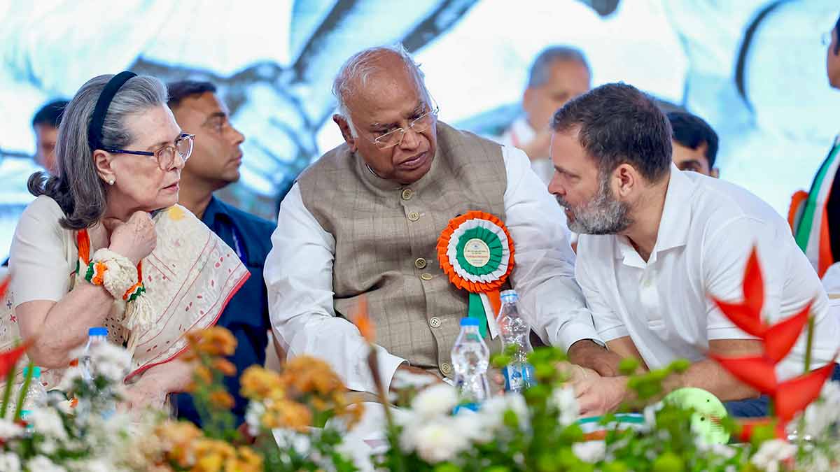 Congress leaders Sonia Gandhi , Kharge and Rahul Gandhi