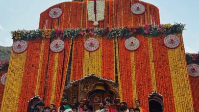 Photo of बद्रीनाथ मंदिर के कपाट  खुले