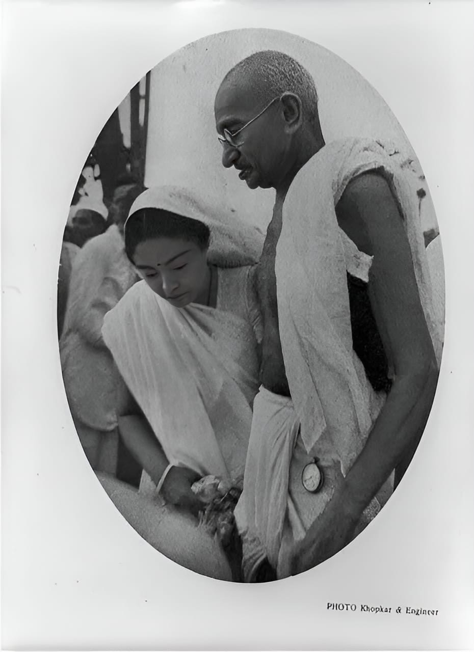 Sumati Morarjee with Mahatma Gandhi