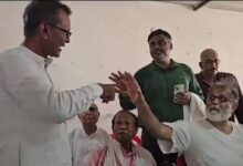 Photo of चंपारण में गांधी का अपमान: महात्मा के प्रपौत्र को सभा से निकाला