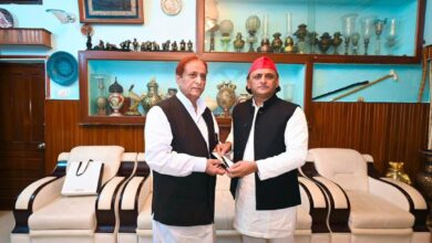 Photo of आजम ख़ान की रिहाई से सपा में नई ऊर्जा — अखिलेश की मुलाक़ात से बढ़े राजनीतिक संकेत