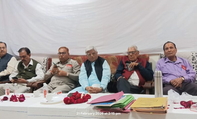 Meeting of Hind major Sabha UP executive committee in Lucknow .
