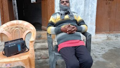 Photo of 80,000 पत्र और एक रेडियो: विश्व रेडियो दिवस पर अमेठी के श्रोता की अनसुनी कहानी